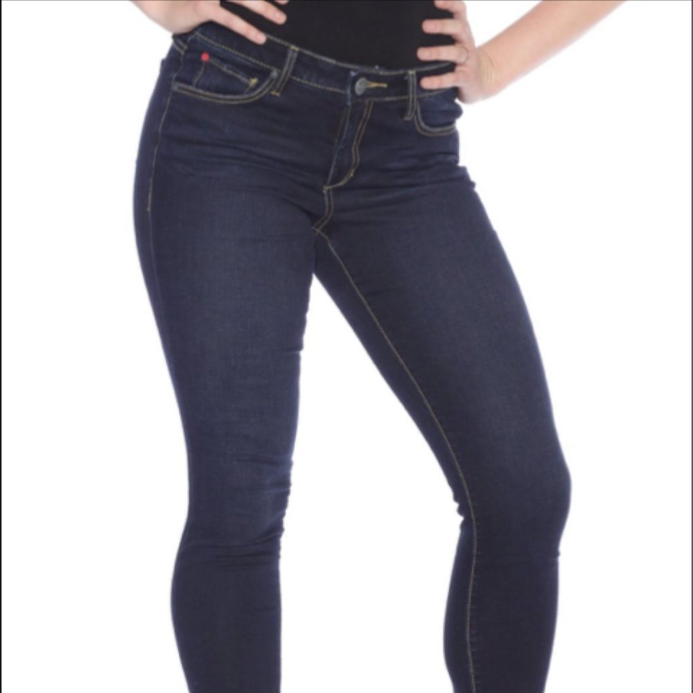 SKINNY Jeans in Medium-Dark wash
